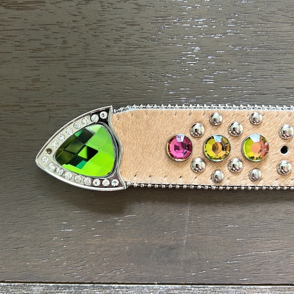NWOT Angel Ranch Cow Hide Bling Belt - Picture 3 of 6